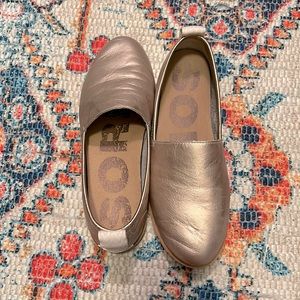 Sorel Rose Gold Slip-on Sz 7.5